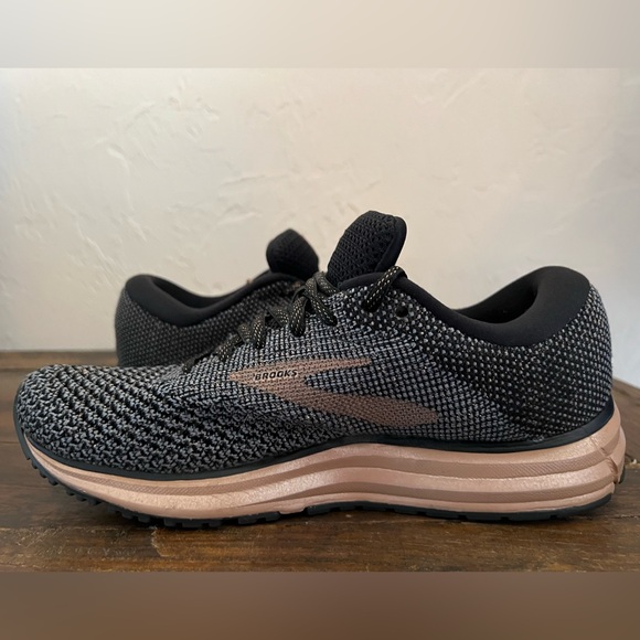 Brooks Revel 2 Womens SZ US 8 Running Shoe Sneaker 1202811B038 Gold/Black - Picture 9 of 14